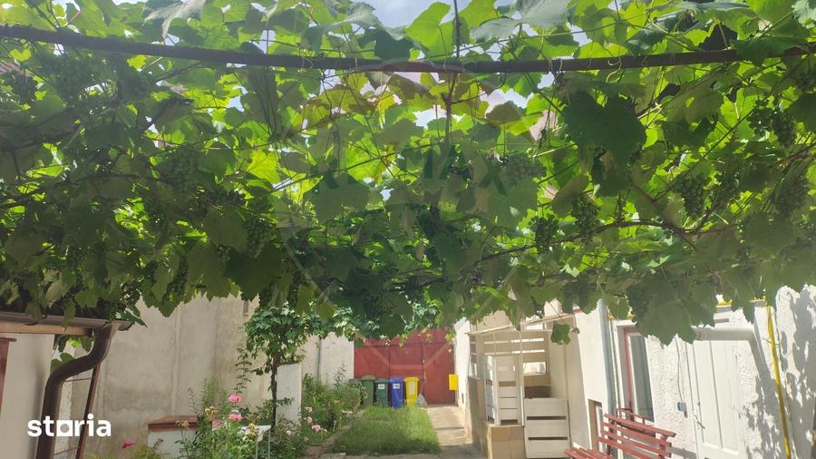 Casă cu 3 camere cu Teren 305 Mp în IAR