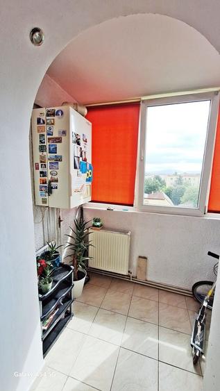 Apartament cu 2 camere decomandat în Florilor