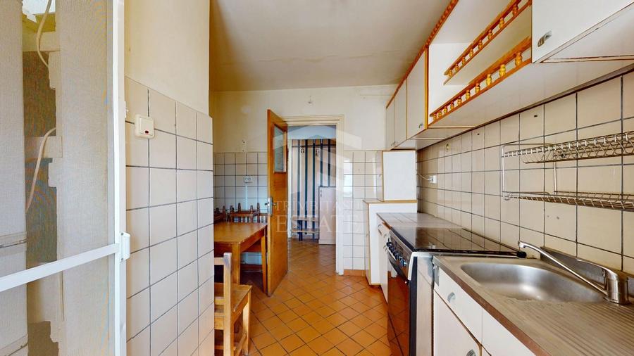 Apartament cu 3 camere decomandat, mobilat în Decebal