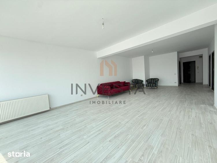 Apartament cu 3 camere semidecomandat în Central