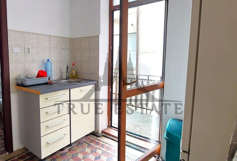 Apartament cu 3 camere semidecomandat în Foișorul de Foc
