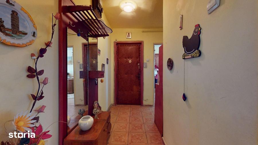 De vanzare 2 camere decomandat, etaj intermediar B-dul Grivitei - 18