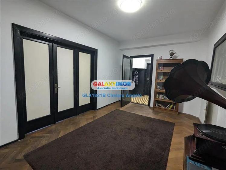 Apartament cu 4 camere decomandat în Armeneasca