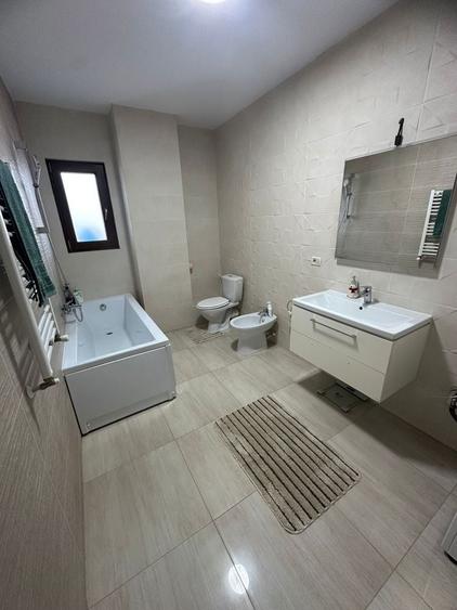 Apartament cu 2 camere semidecomandat în Valea Adâncă