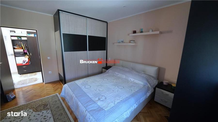 Casă cu 4 camere în Călugări