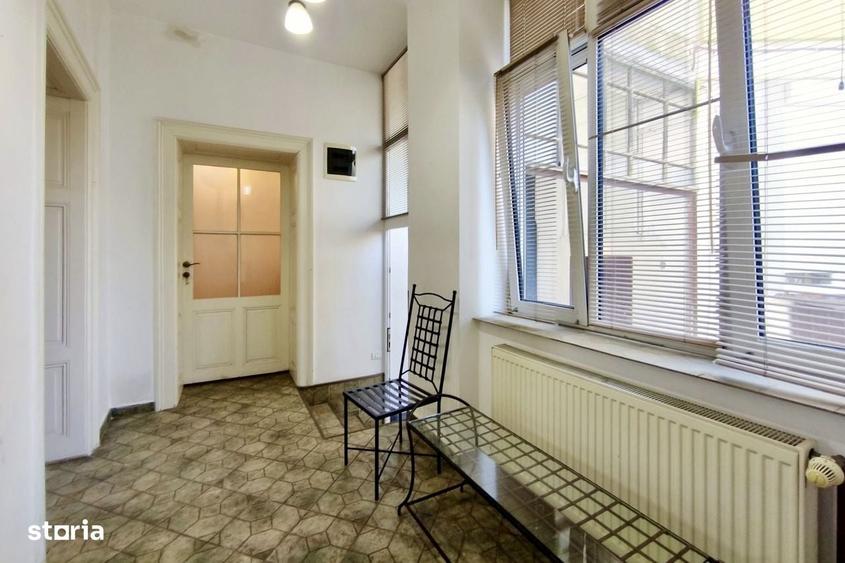 Apartament cu 4 camere în Central