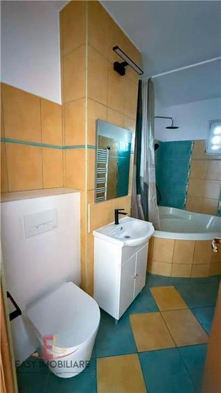 Apartament cu 3 camere decomandat în 7 Noiembrie