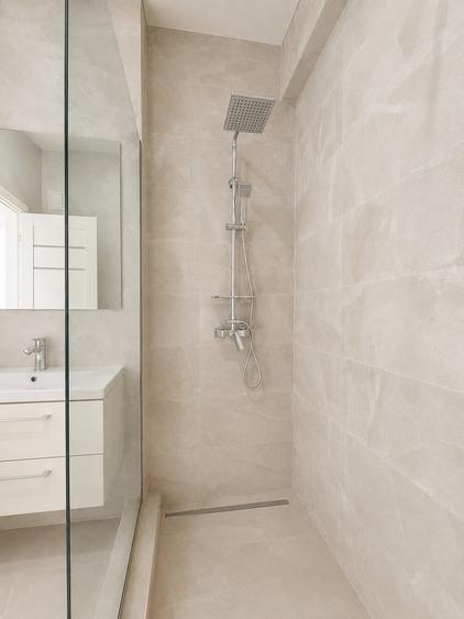 Apartament cu 3 camere decomandat în Mamaia