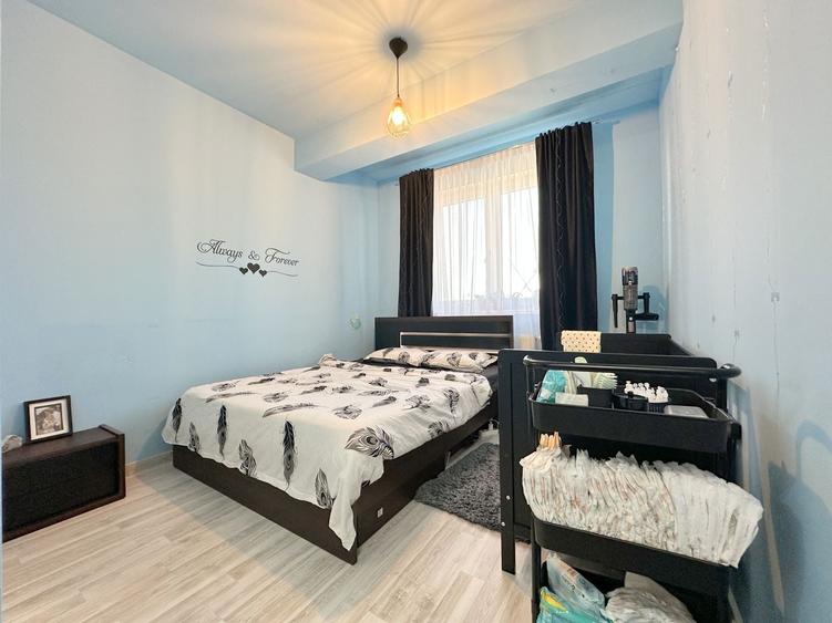 Apartament cu 3 camere semidecomandat, mobilat în Girocului
