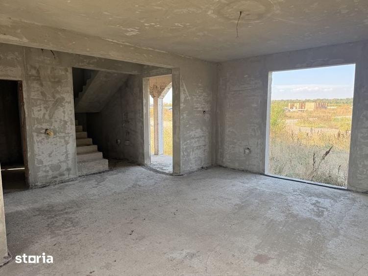 Casă cu 4 camere cu Teren 130 Mp în Vânători