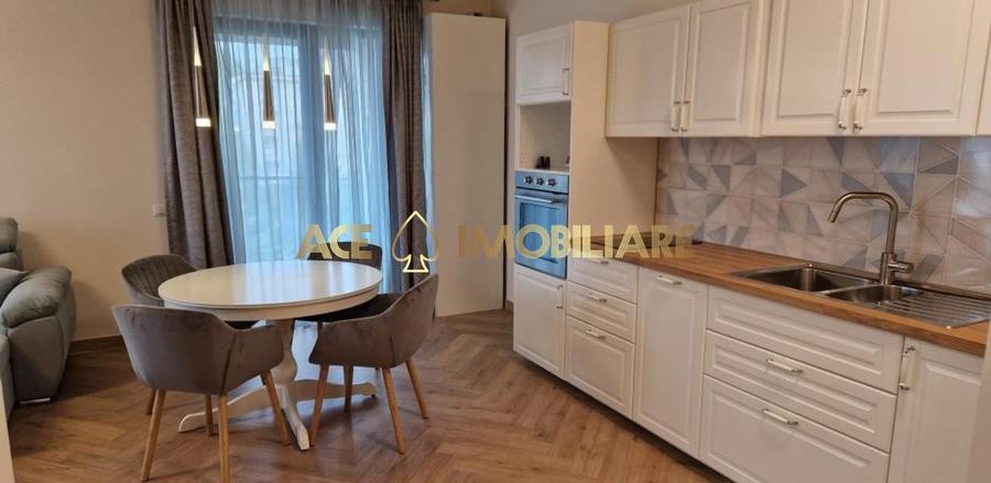Apartament cu 2 camere semidecomandat, mobilat în Tei