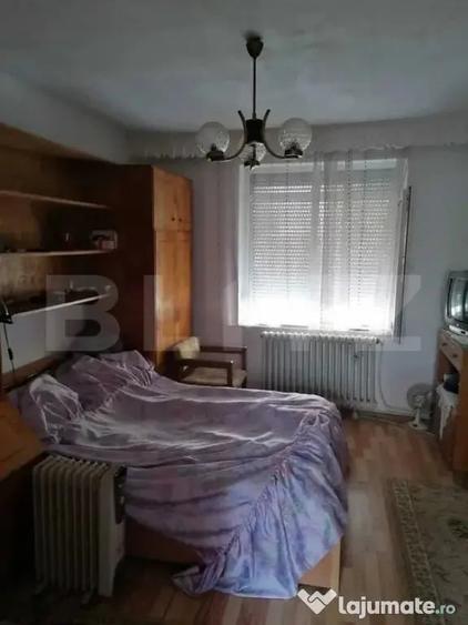 Casă cu 6 camere cu Teren 1100 Mp în 14 Mai