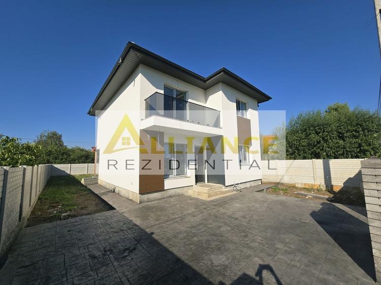 Casă individuală cu 4 camere cu Canalizare în Berceni