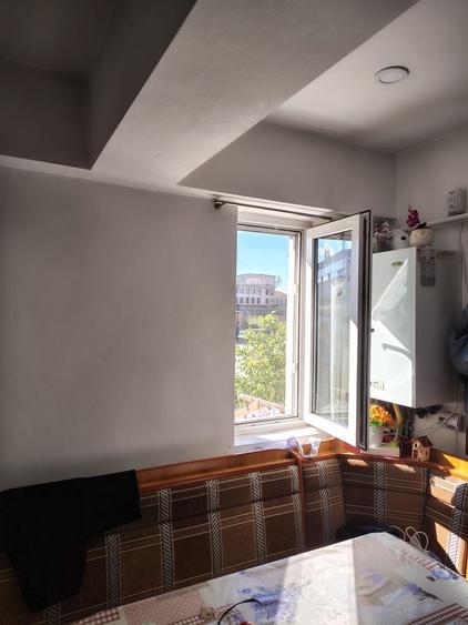 Apartament cu 2 camere decomandat în Lazaret