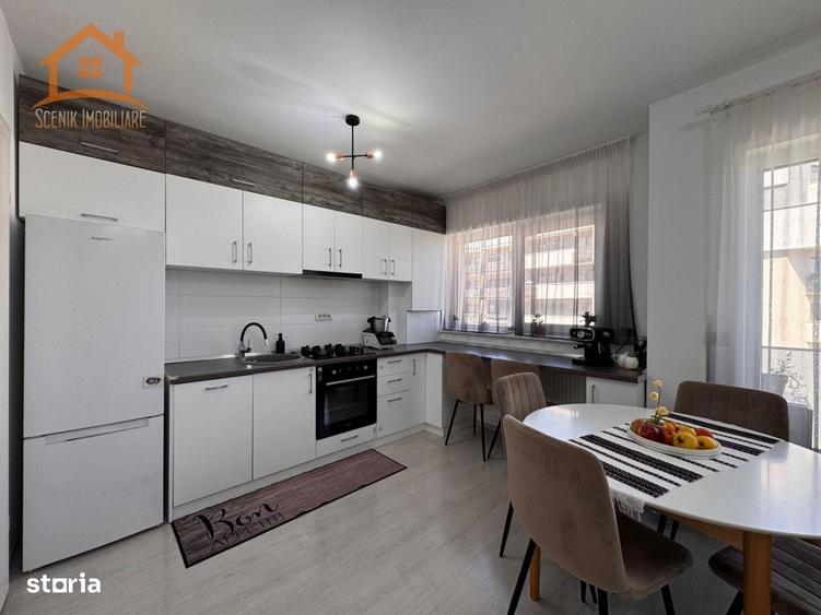 Apartament cu 3 camere decomandat în 13 Decembrie