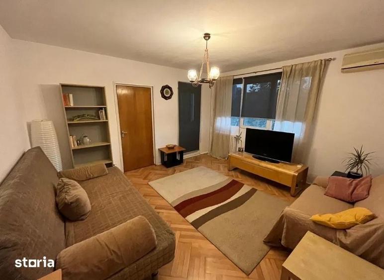 Apartament cu 3 camere decomandat în Titan