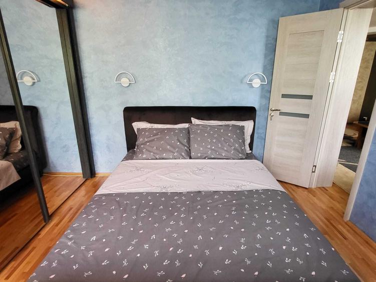 Apartament cu 3 camere semidecomandat în Exterior Vest