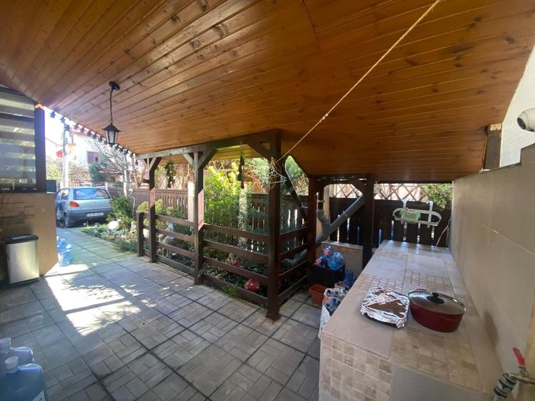 Apartament cu 3 camere decomandat, mobilat în Central