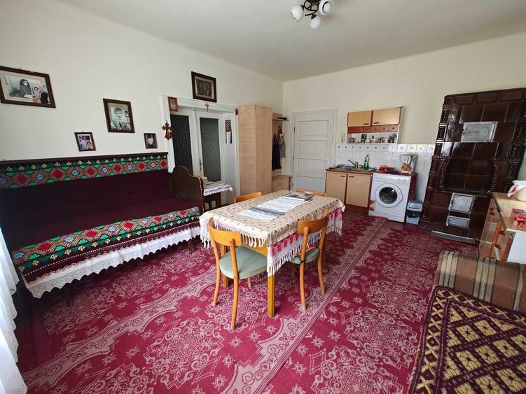Casă cu 3 camere în Gura Râului