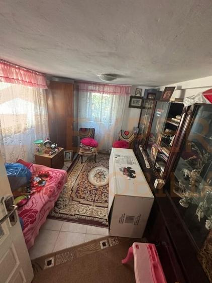 Casă individuală cu 5 camere cu Canalizare în Viile Noi