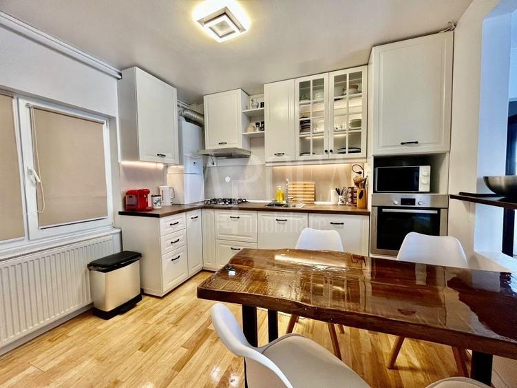 Apartament cu 4 camere semidecomandat în Între Lacuri