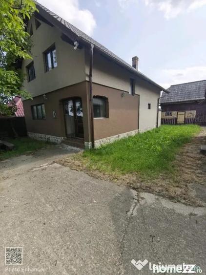 Casă cu 4 camere cu Teren 2600 Mp în Horodnic