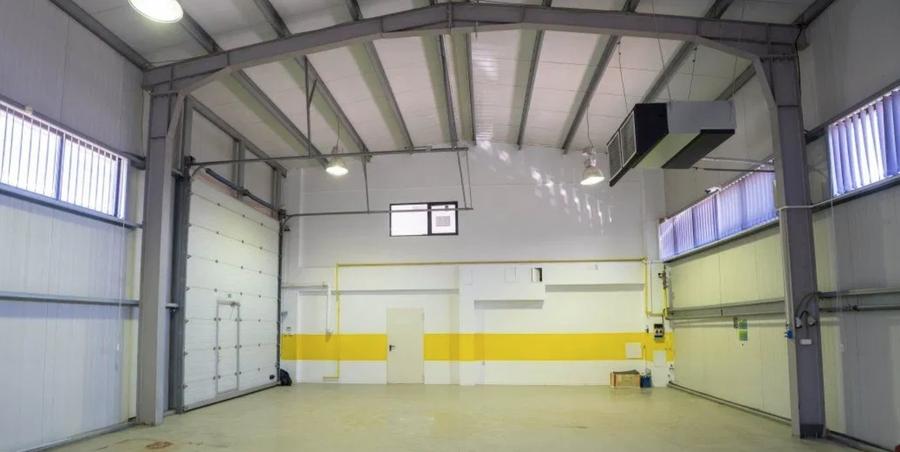 Spațiu industrial, de 592 mp, în Florești