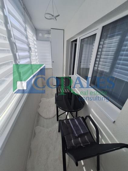 Apartament cu 3 camere semidecomandat, mobilat în Dâmbovița
