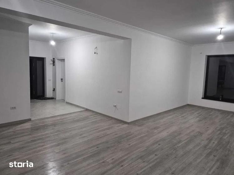 Casă cu 5 camere cu Teren 900 Mp în Central