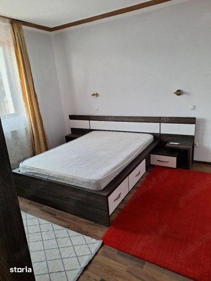 Apartament cu 3 camere decomandat, mobilat în Central