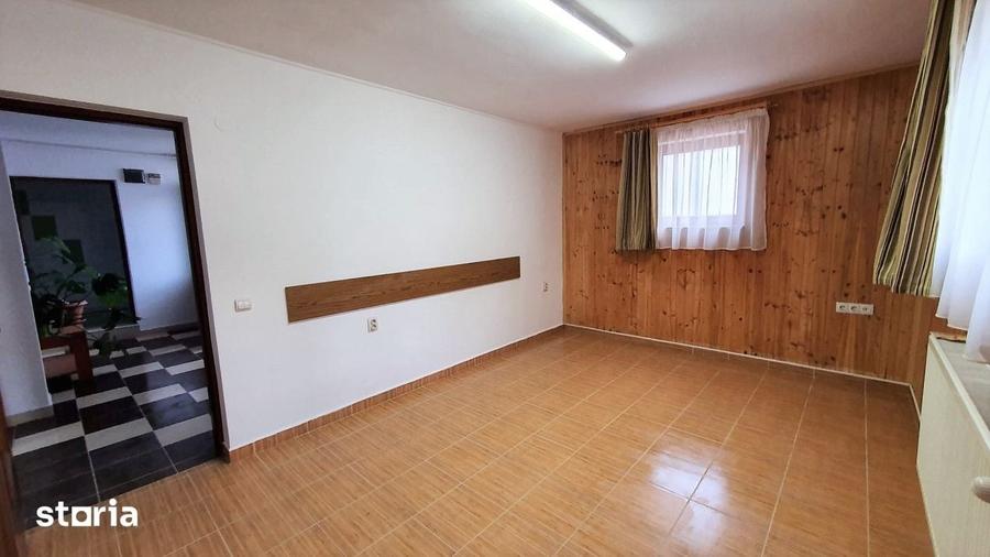 Spațiu comercial, de 60 mp, în Trei Stejari