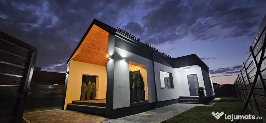 Casă cu 3 camere cu Teren 300 Mp în Noua