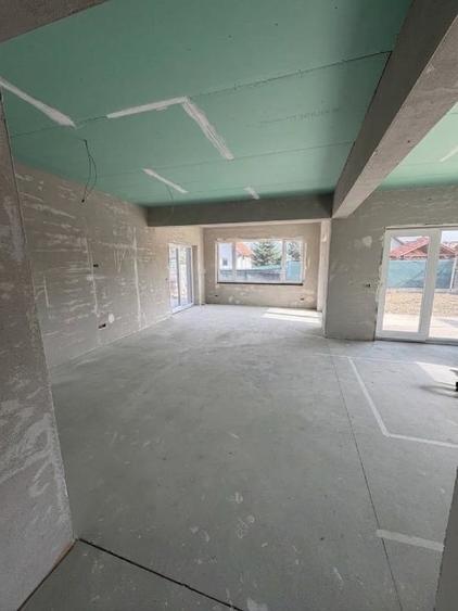 Casă individuală cu 3 camere cu Teren 480 Mp în Iosia