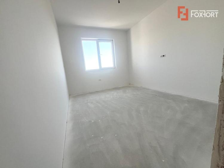 Duplex cu 4 camere cu Canalizare în Moșnița Nouă