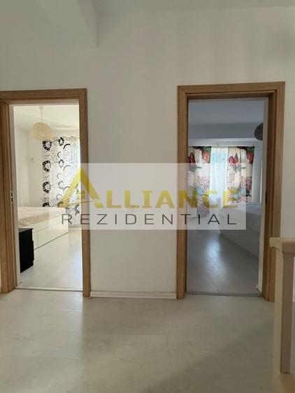 Duplex cu 4 camere cu Canalizare în Central
