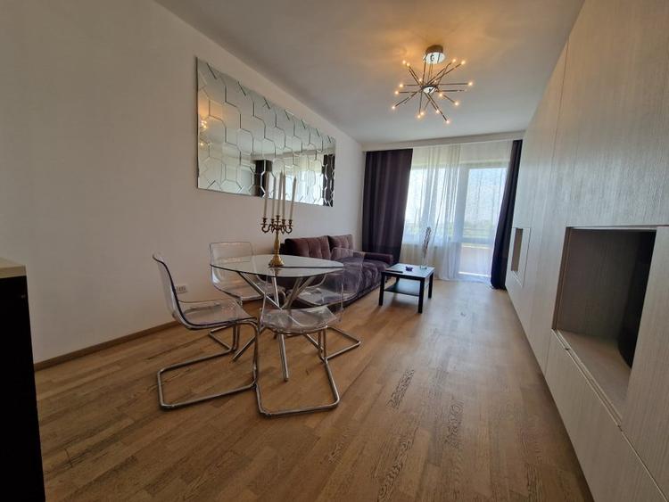 Apartament cu 2 camere semidecomandat, mobilat în Băneasa — fotografia 3
