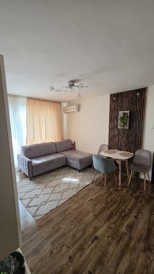 Apartament cu 3 camere semidecomandat, mobilat în Complex Studențesc