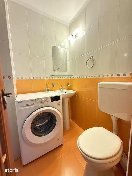 Apartament cu 3 camere decomandat în Nerva Traian