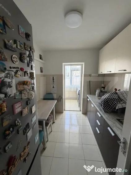 Apartament cu 2 camere decomandat în Micro 17