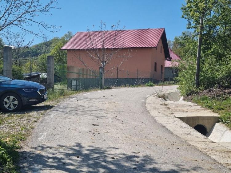 Spațiu comercial, în Berislăvești