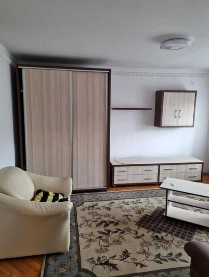 Inchiriez apartament 3 camere - 2