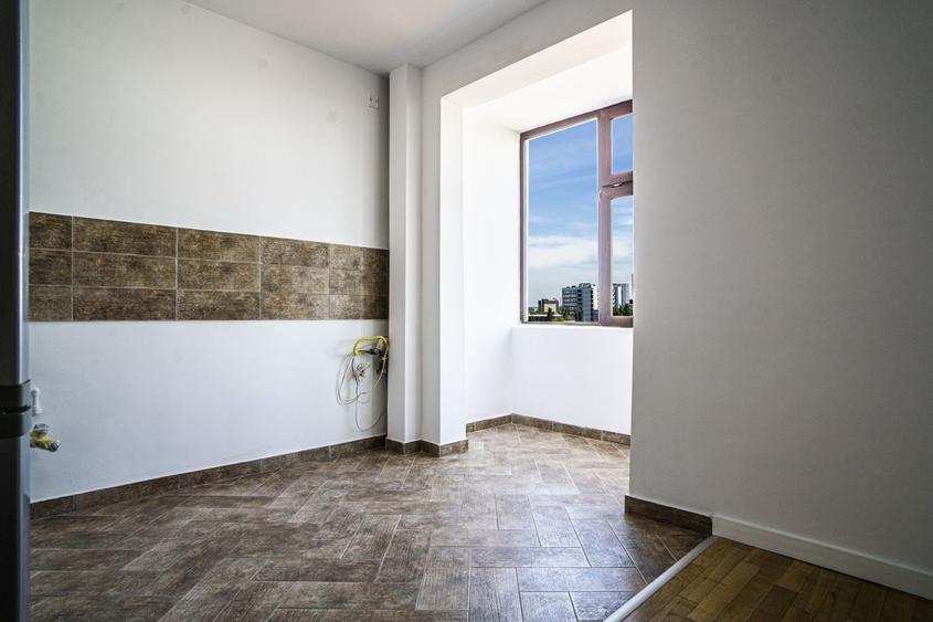 Apartament cu 2 camere semidecomandat în 1 Mai
