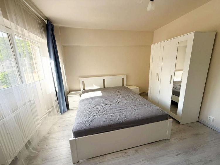 3 camere  RACADAU , zona pietonala, liber, 187000Euro - 2