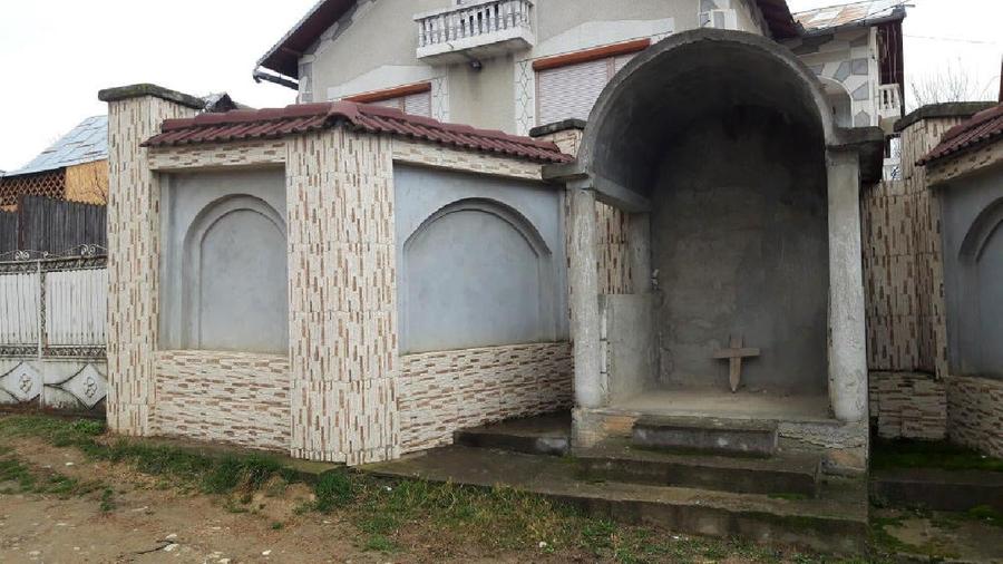 Casă individuală cu 4 camere cu Teren 465 Mp în Raciu