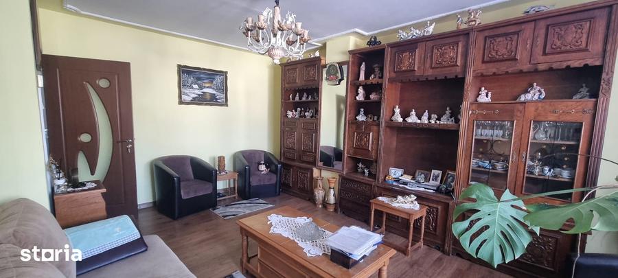 Apartament cu 4 camere, mobilat în Ultracentral
