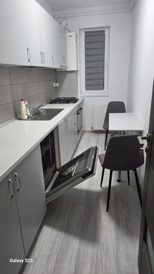 Apartament cu 2 camere decomandat în Florești