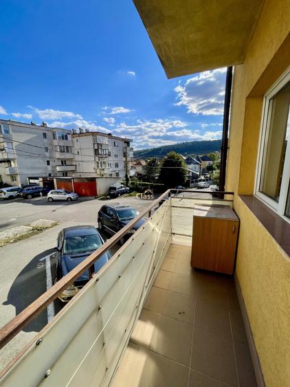 Apartament cu 2 camere semidecomandat, mobilat în Baciu