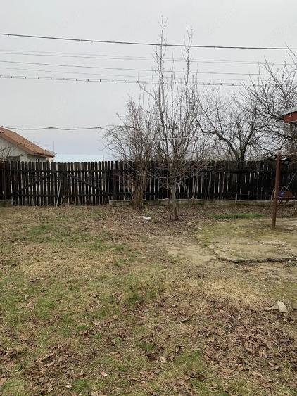 Casă cu 4 camere cu Teren 1941 Mp în Drăgoești