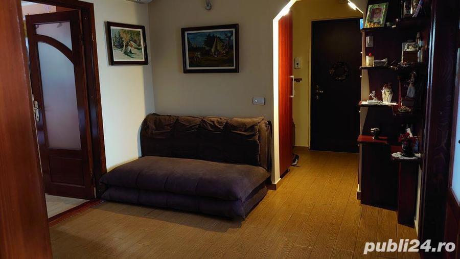 Apartament cu 3 camere decomandat în Mazepa 1