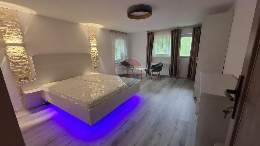 Hotel/Pensiune, de 377.5 mp, în Plaiul Foii